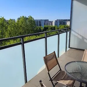 Wellsituated 1 Bedroom In Freeparking Варшава