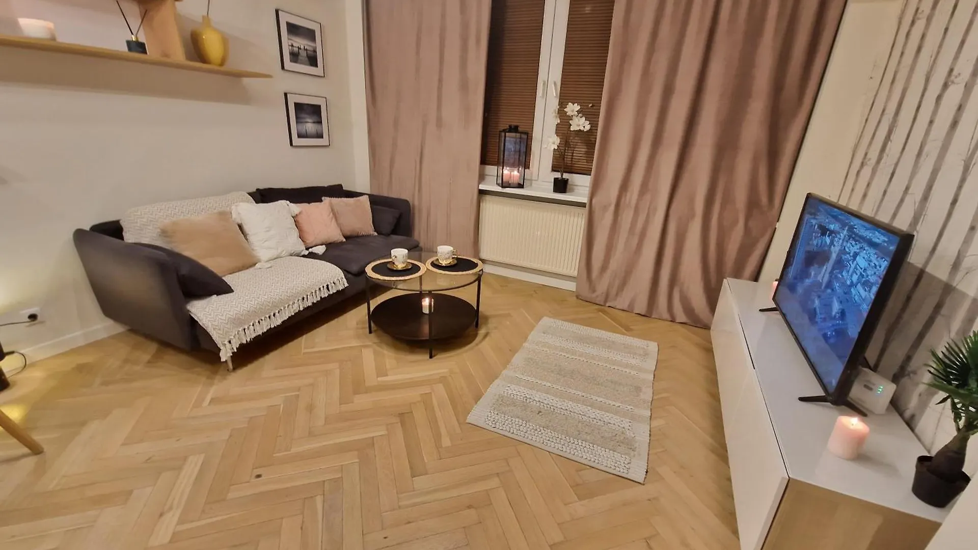 Chmielna Str Apartment Warsaw Poland